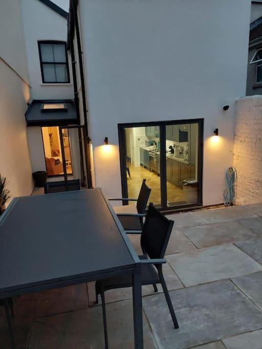 Large Newly Refurbished House Close To Harbour Bristol Exteriér fotografie