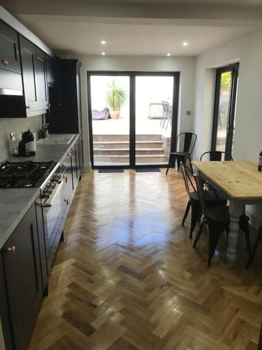 Large Newly Refurbished House Close To Harbour Bristol Exteriér fotografie