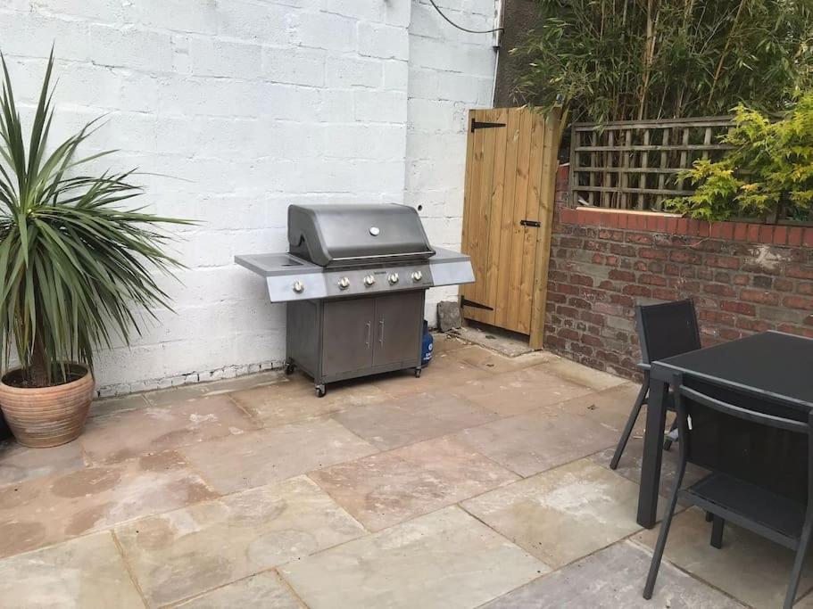 Large Newly Refurbished House Close To Harbour Bristol Exteriér fotografie
